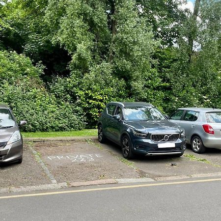 Cosy Flat For 4, Family Friendly, Private Parking, Close To Central London Exterior foto