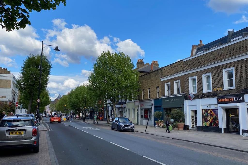 Cosy Flat For 4, Family Friendly, Private Parking, Close To Central London Exterior foto