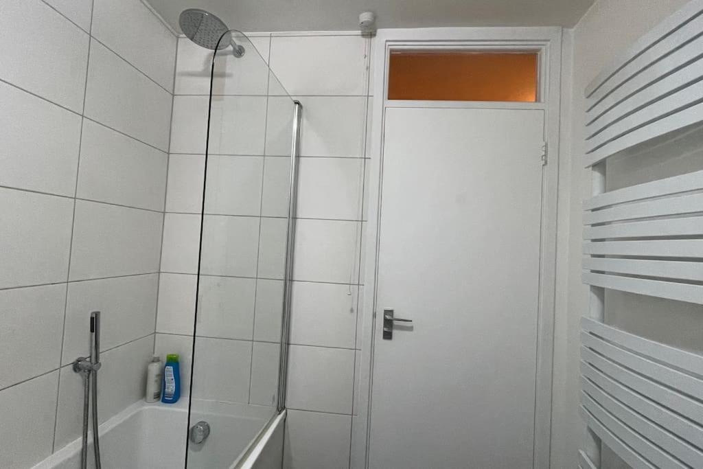 Cosy Flat For 4, Family Friendly, Private Parking, Close To Central London Exterior foto