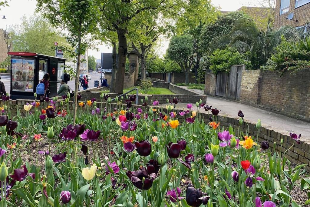 Cosy Flat For 4, Family Friendly, Private Parking, Close To Central London Exterior foto